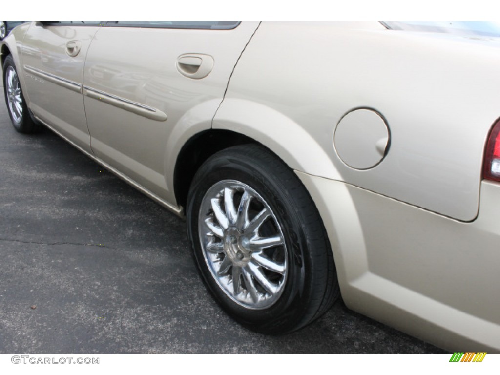 2001 Sebring LXi Sedan - Champagne Pearlcoat / Taupe photo #4