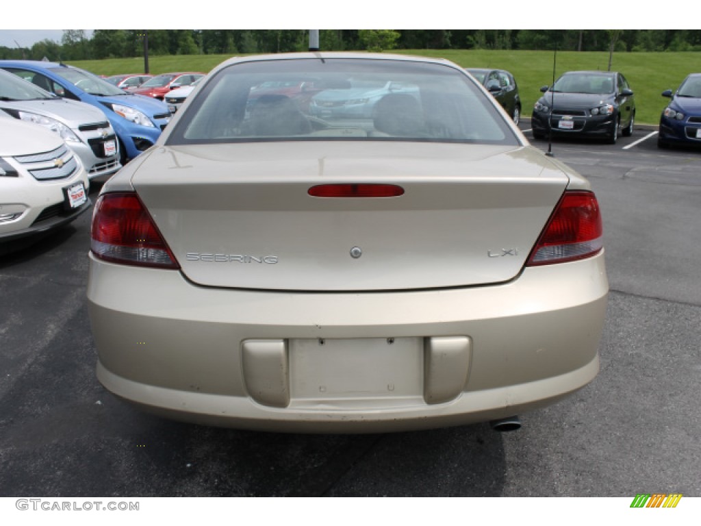 2001 Sebring LXi Sedan - Champagne Pearlcoat / Taupe photo #6