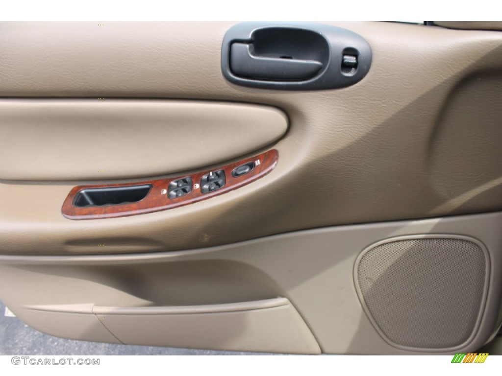 2001 Sebring LXi Sedan - Champagne Pearlcoat / Taupe photo #15