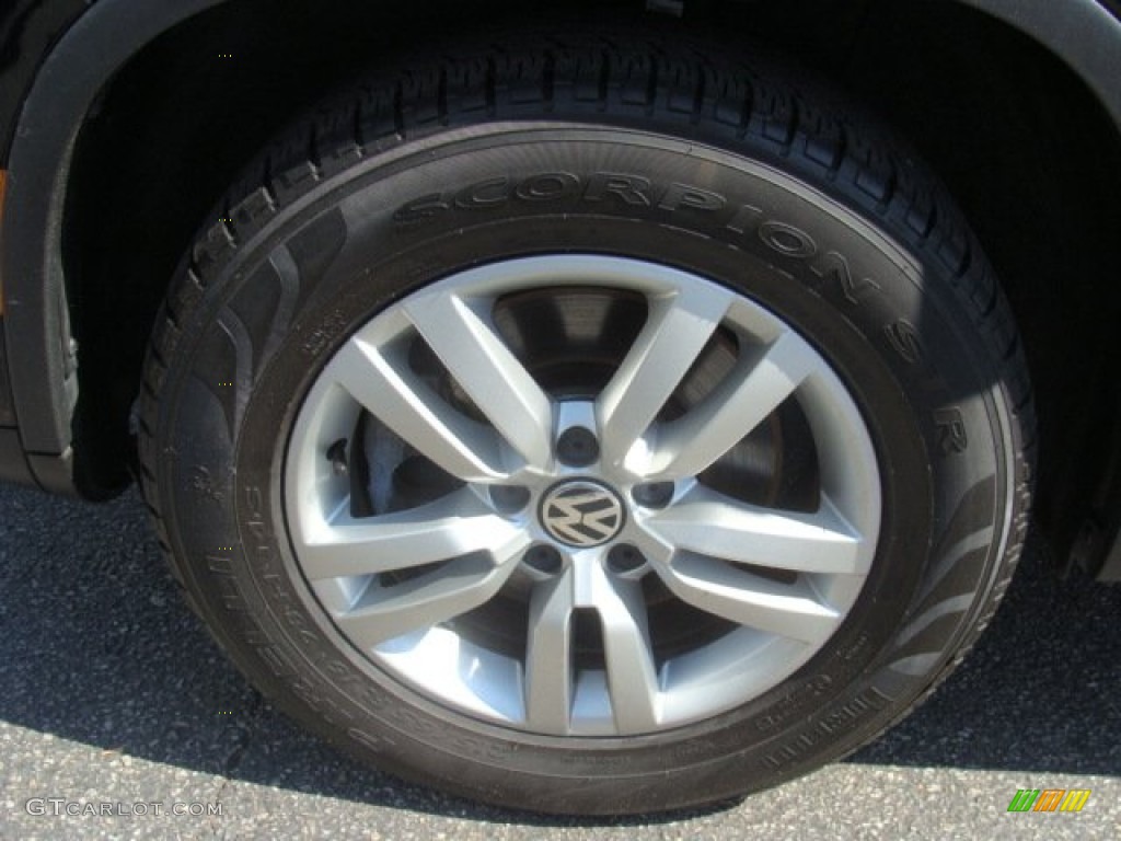 2012 Tiguan S 4Motion - Deep Black Metallic / Black photo #15
