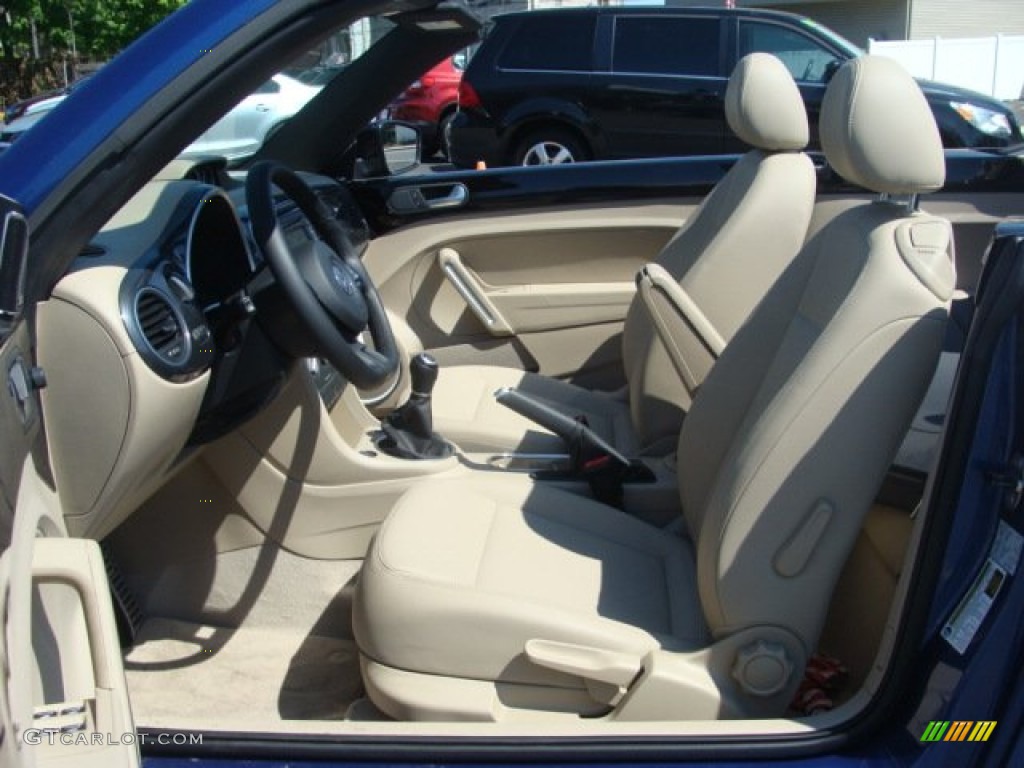 2013 Volkswagen Beetle Turbo Convertible Front Seat Photo #93687716