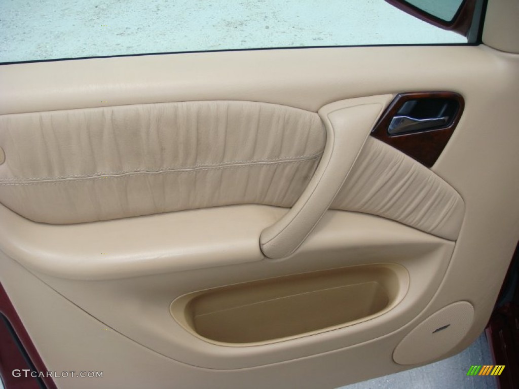 2002 Mercedes-Benz ML 320 4Matic Door Panel Photos
