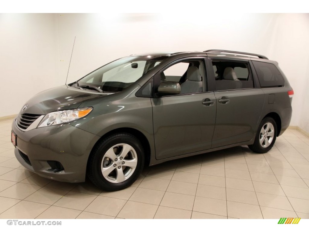 Cypress Green Pearl 2013 Toyota Sienna LE Exterior Photo #93696938