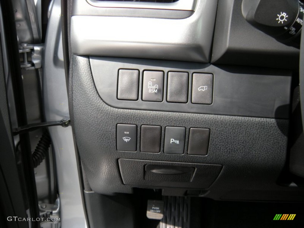 2014 Highlander Limited - Silver Sky Metallic / Black photo #37