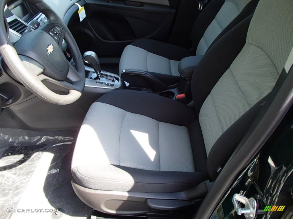 2014 Cruze LS - Rainforest Green Metallic / Jet Black/Medium Titanium photo #3