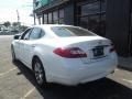 Moonlight White - M 37x AWD Sedan Photo No. 4
