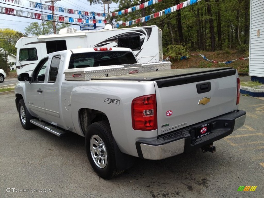 2011 Silverado 1500 LS Extended Cab 4x4 - Sheer Silver Metallic / Dark Titanium photo #7