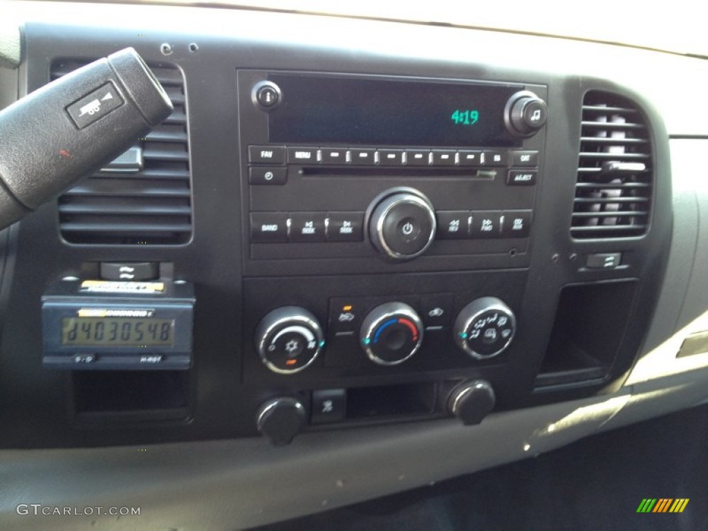 2011 Silverado 1500 LS Extended Cab 4x4 - Sheer Silver Metallic / Dark Titanium photo #26