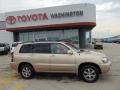 2005 Sonora Gold Pearl Toyota Highlander V6 4WD  photo #2