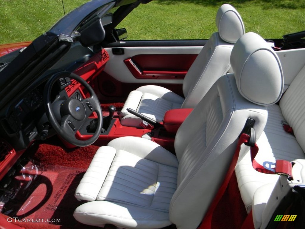 White Interior 1987 Ford Mustang GT Convertible Photo #93727092