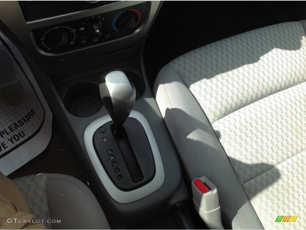 2006 ION 2 Sedan - Black Onyx / Gray photo #7
