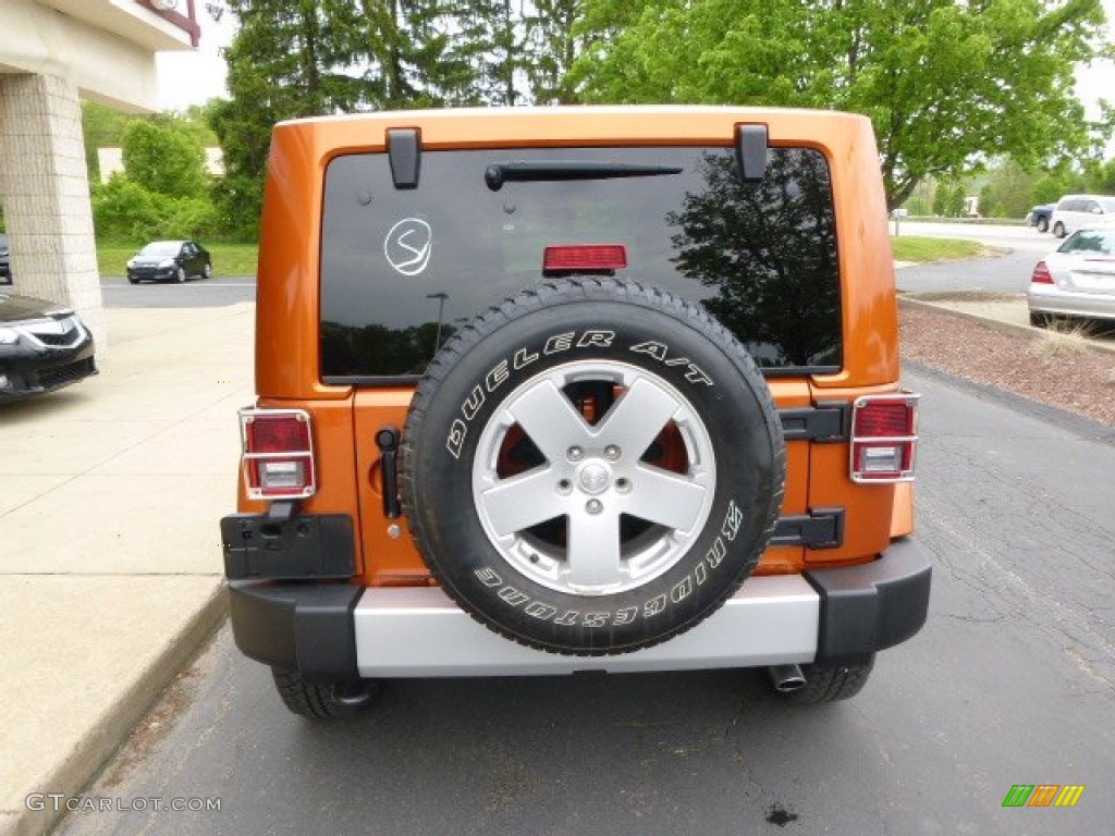 2011 Wrangler Sahara 4x4 - Mango Tango Pearl / Black/Dark Saddle photo #7