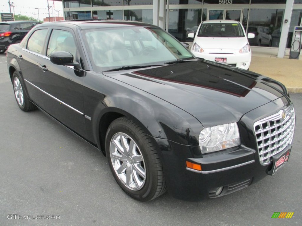 Brilliant Black Crystal Pearl Chrysler 300