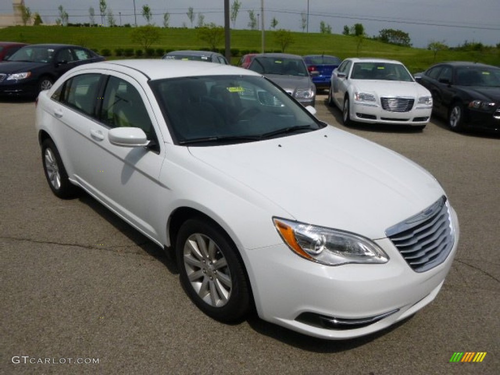 2014 200 Touring Sedan - Bright White / Black/Light Frost Beige photo #4