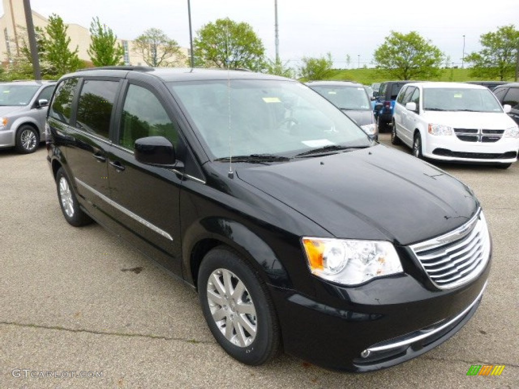 2014 Town & Country Touring - Brilliant Black Crystal Pearl / Dark Frost Beige/Medium Frost Beige photo #4
