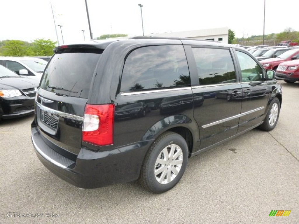 2014 Town & Country Touring - Brilliant Black Crystal Pearl / Dark Frost Beige/Medium Frost Beige photo #6