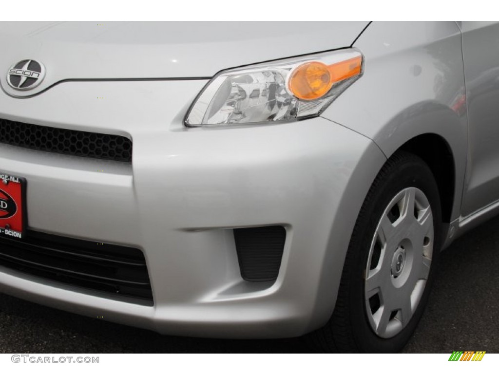 2011 xD  - Classic Silver Metallic / Charcoal photo #25