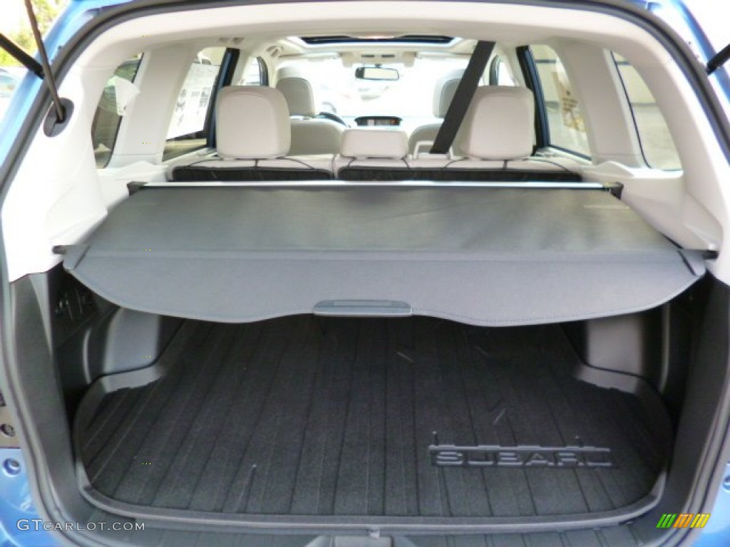 2015 Subaru Forester 2.5i Limited Trunk Photo #93740779
