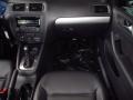 Black - Jetta SE Sedan Photo No. 14