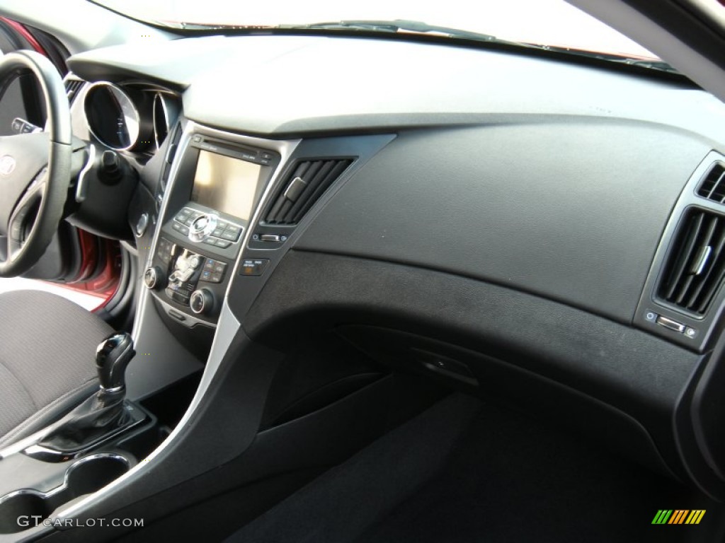 2011 Sonata SE 2.0T - Venetian Red / Gray photo #25