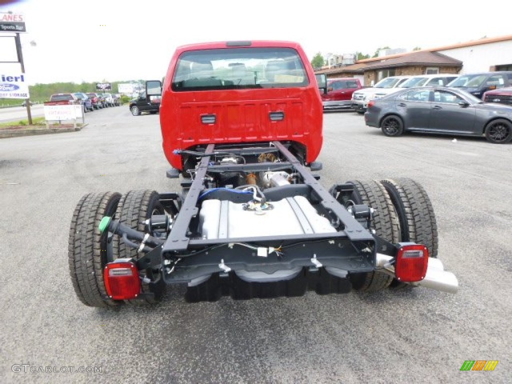 2015 Ford F550 Super Duty XL Regular Cab 4x4 Chassis Undercarriage Photo #93756002