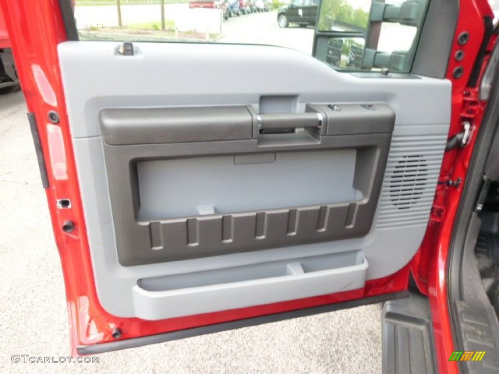 2015 Ford F550 Super Duty XL Regular Cab 4x4 Chassis Door Panel Photos