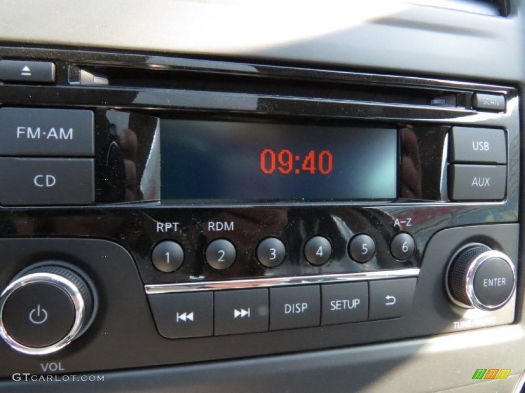 2015 Nissan Versa 1.6 SV Sedan Audio System Photo #93757373