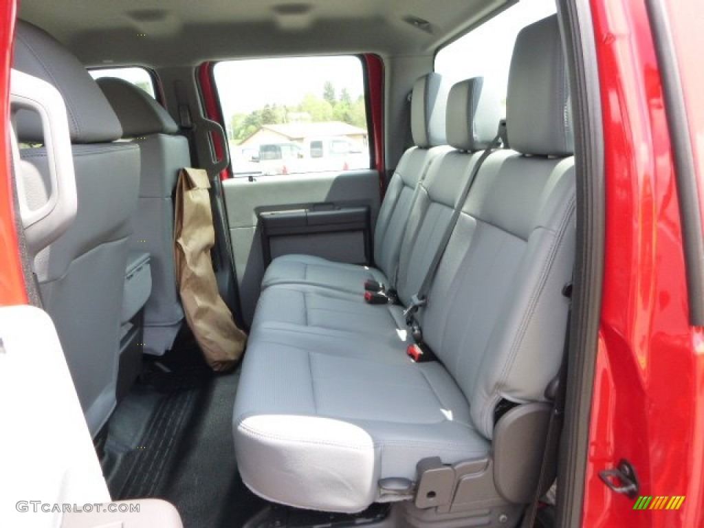 2015 Ford F550 Super Duty XL Crew Cab 4x4 Chassis Rear Seat Photo #93757448