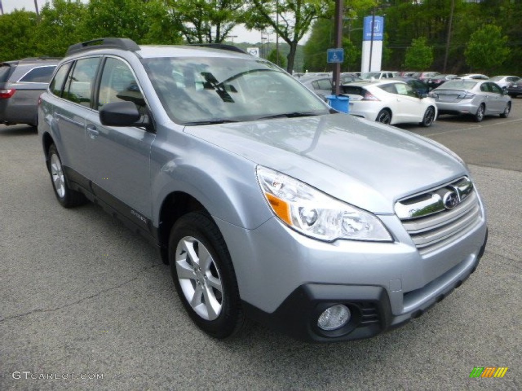 Ice Silver Metallic 2014 Subaru Outback 2.5i Premium Exterior Photo #93758291