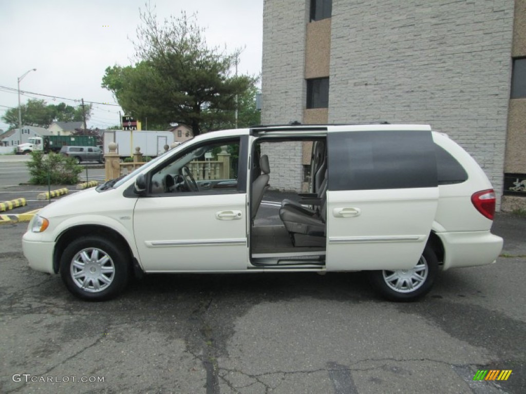 2007 Town & Country Touring - Cool Vanilla White / Dark Khaki/Light Graystone photo #4