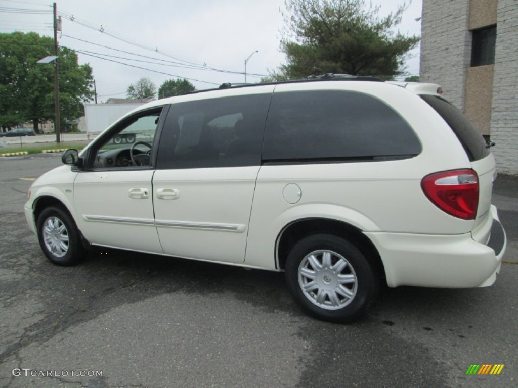 2007 Town & Country Touring - Cool Vanilla White / Dark Khaki/Light Graystone photo #5