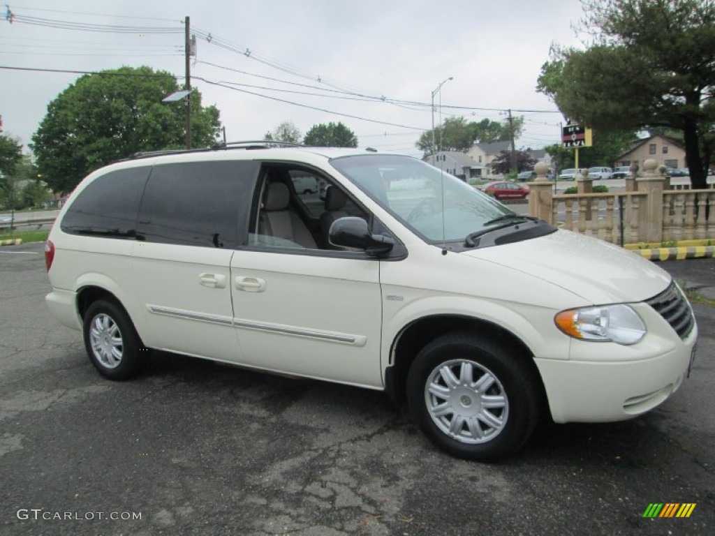 2007 Town & Country Touring - Cool Vanilla White / Dark Khaki/Light Graystone photo #12