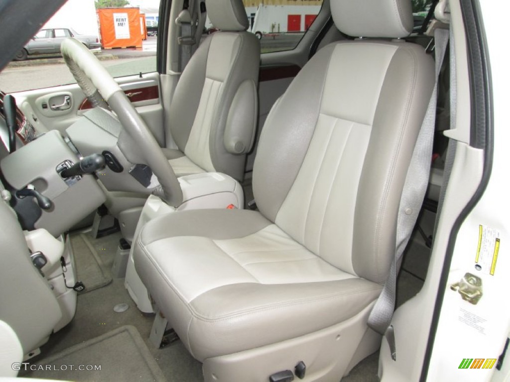 2007 Town & Country Touring - Cool Vanilla White / Dark Khaki/Light Graystone photo #15
