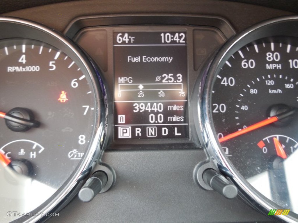 2011 Rogue SV AWD - Platinum Graphite / Black photo #19