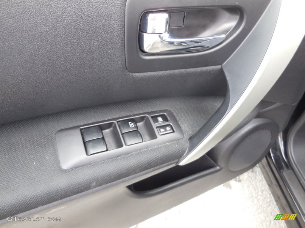 2011 Rogue SV AWD - Wicked Black / Black photo #16