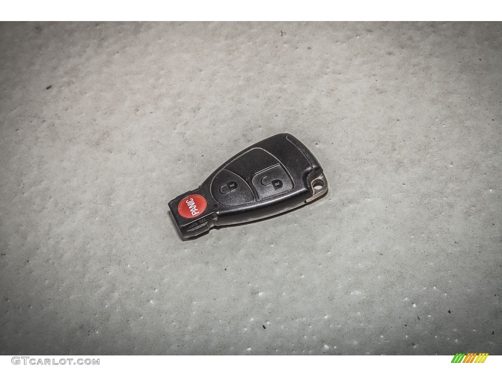 2004 Mercedes-Benz C 240 4Matic Wagon Keys Photos