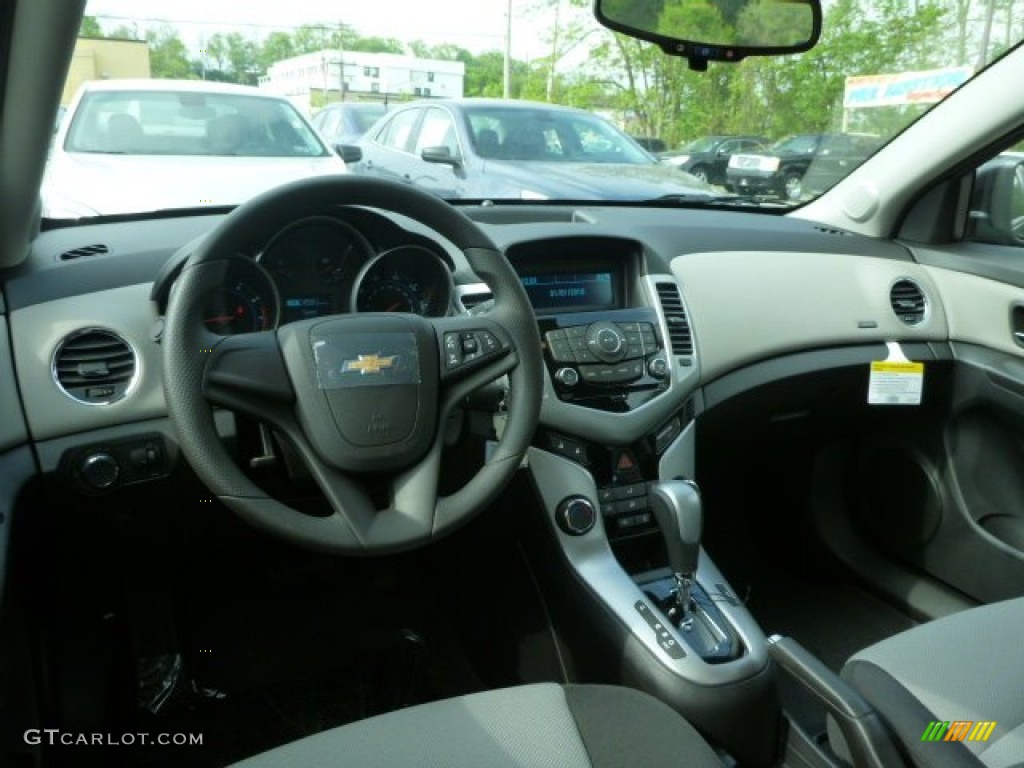 2014 Cruze LS - Atlantis Blue Metallic / Jet Black/Medium Titanium photo #12