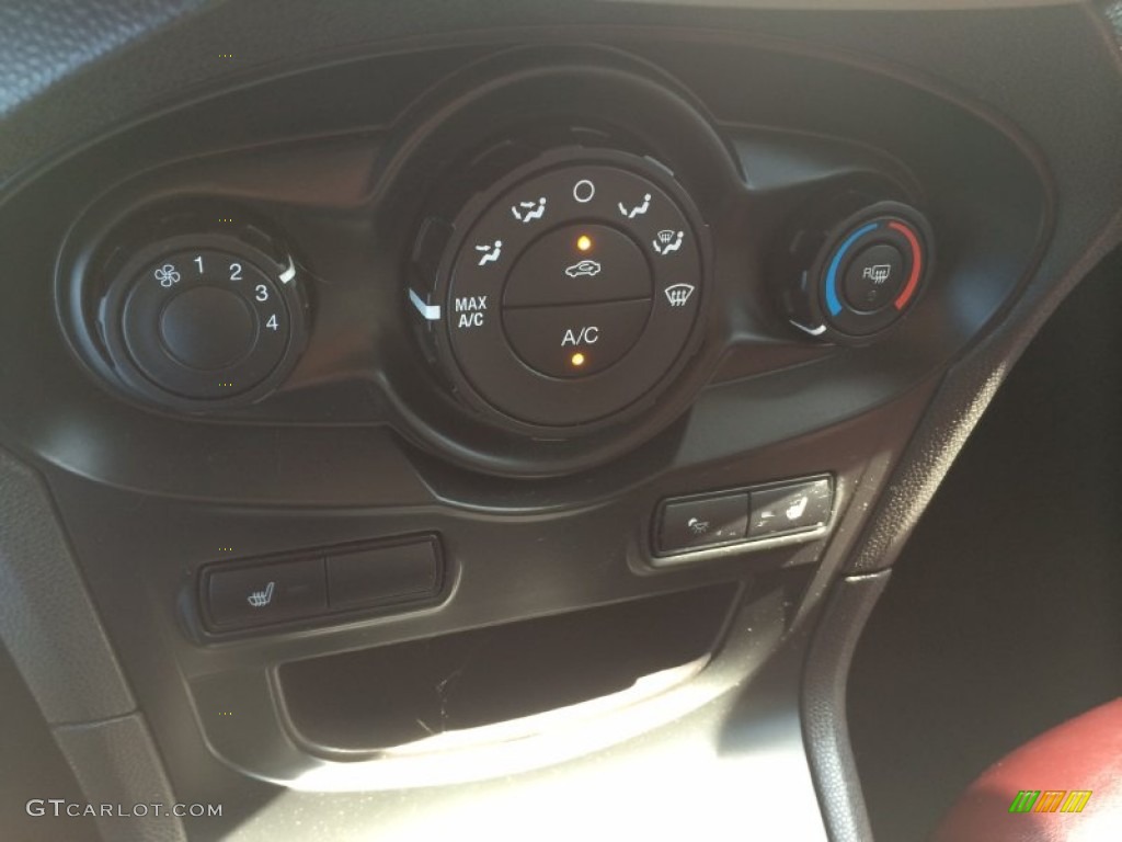 2011 Fiesta SEL Sedan - Bright Magenta Metallic / Plum/Charcoal Black Leather photo #11