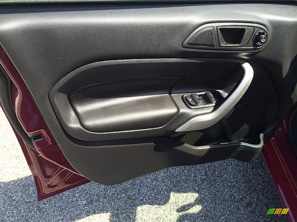 2011 Fiesta SEL Sedan - Bright Magenta Metallic / Plum/Charcoal Black Leather photo #21