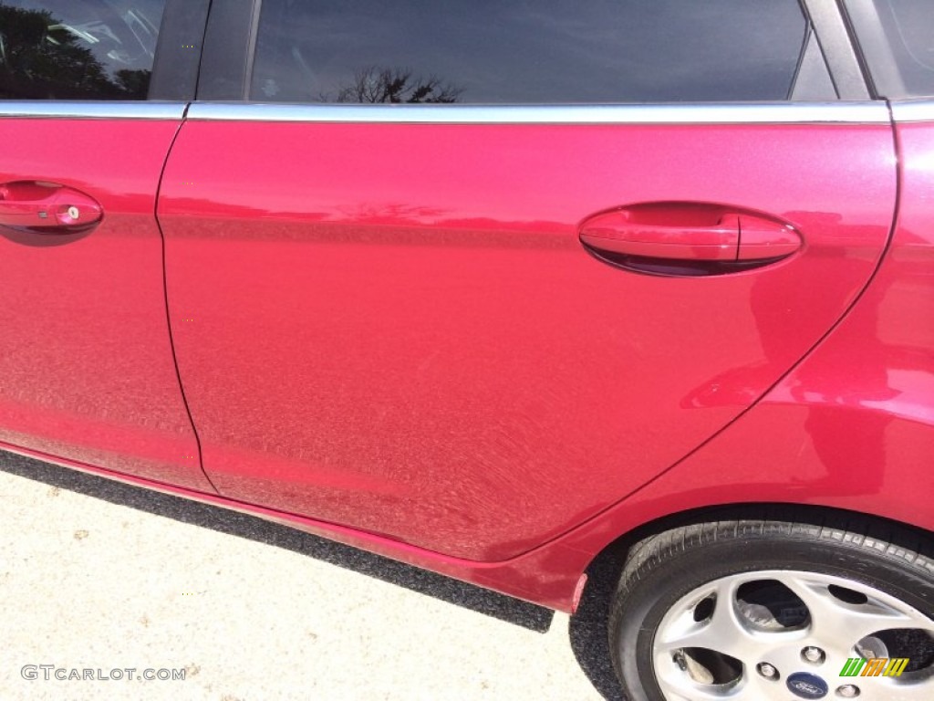 2011 Fiesta SEL Sedan - Bright Magenta Metallic / Plum/Charcoal Black Leather photo #28