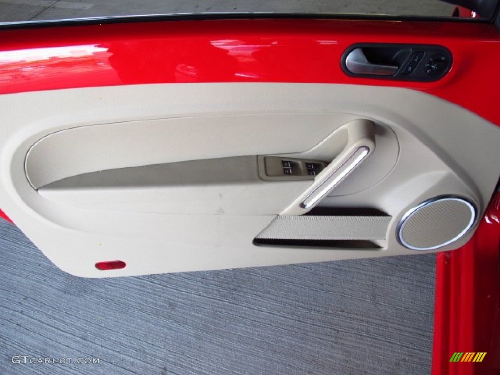 2014 Volkswagen Beetle 1.8T Convertible Beige Door Panel Photo #93778313