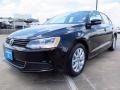 Black - Jetta SE Sedan Photo No. 3