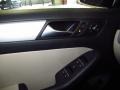 Black - Jetta SE Sedan Photo No. 16