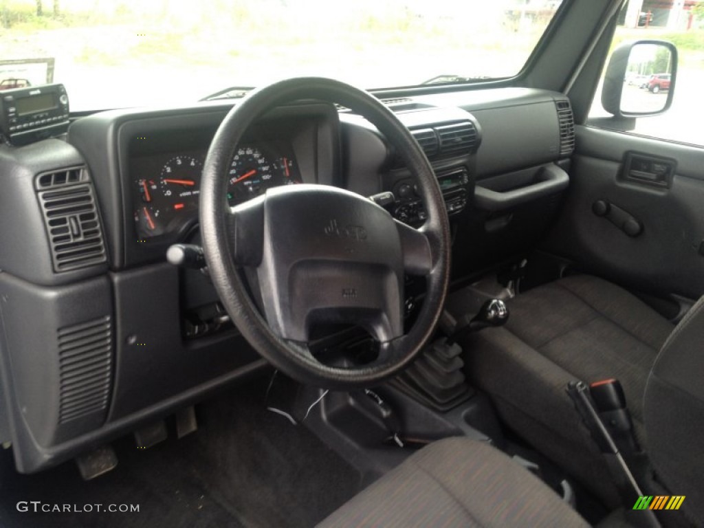 2004 Wrangler SE 4x4 - Bright Silver Metallic / Dark Slate Gray photo #18