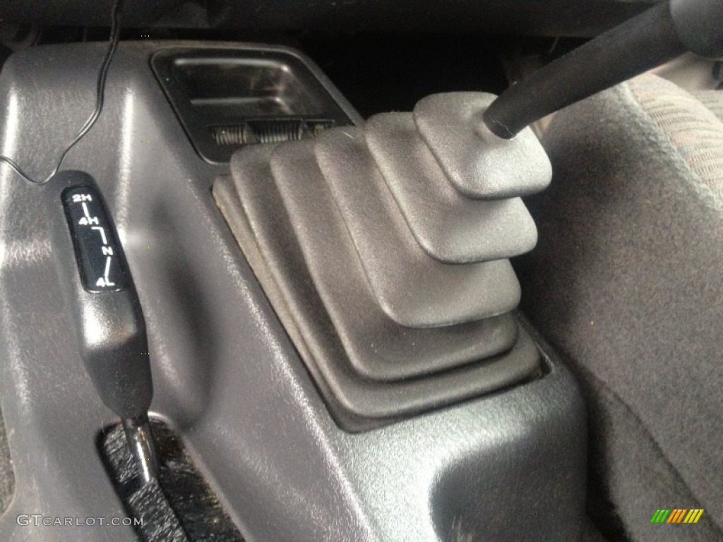 2004 Wrangler SE 4x4 - Bright Silver Metallic / Dark Slate Gray photo #24