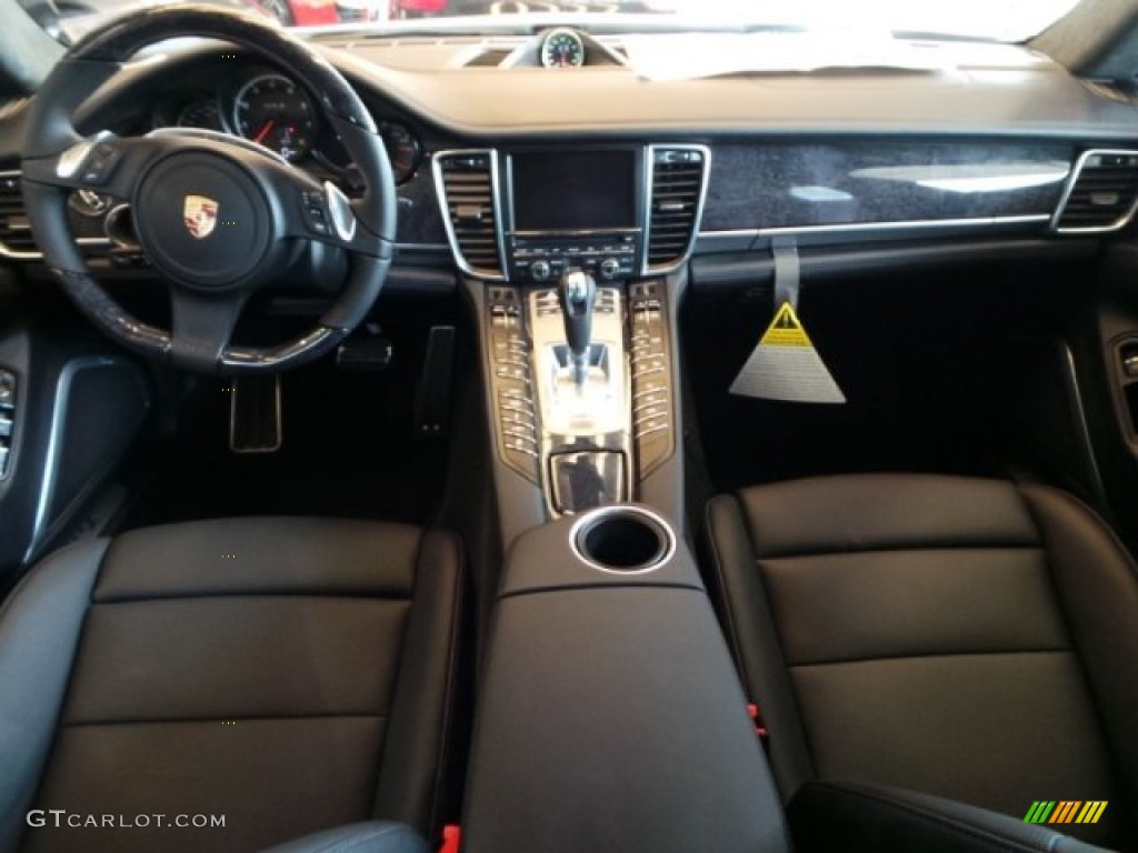 2014 Porsche Panamera Turbo S Executive Dashboard Photos