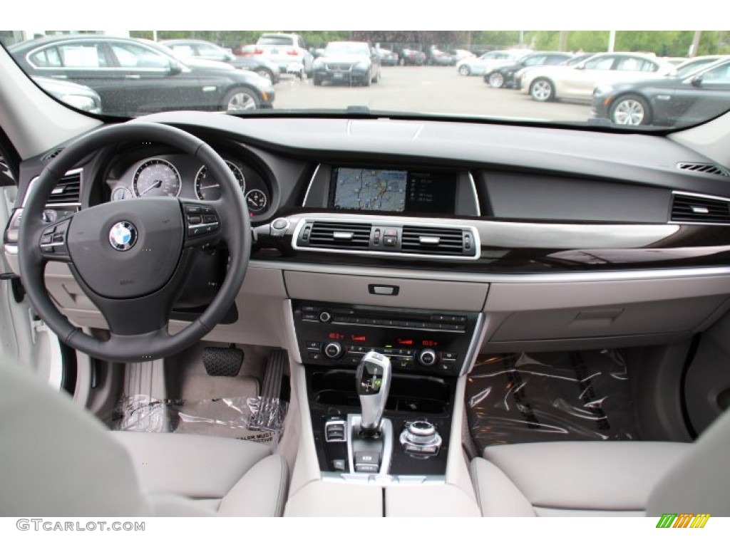 2013 BMW 5 Series 550i Gran Turismo Dashboard Photos