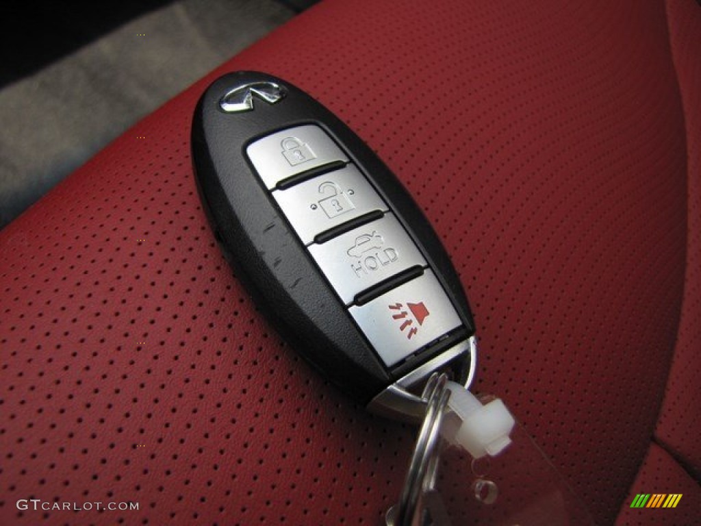 2013 Infiniti G IPL G Convertible Keys Photos