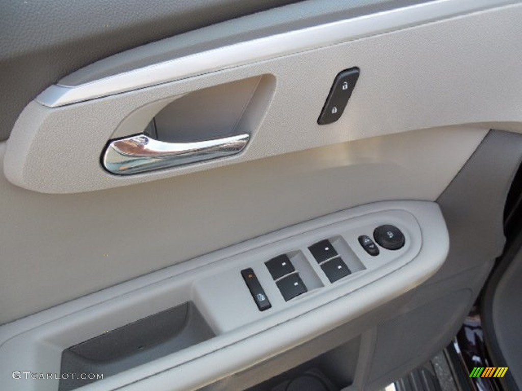 2010 Traverse LT - Dark Cherry Metallic / Dark Gray/Light Gray photo #19
