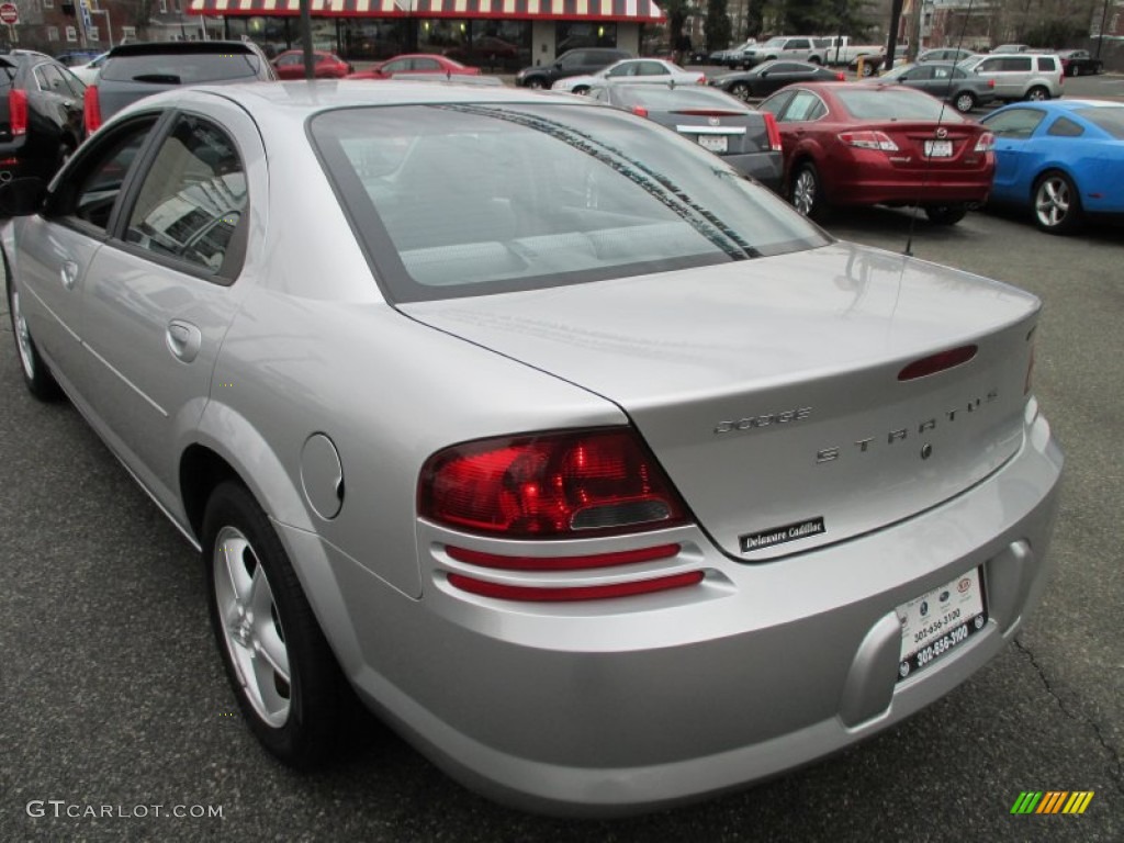 2005 Stratus SXT Sedan - Bright Silver Metallic / Dark Slate Gray photo #4